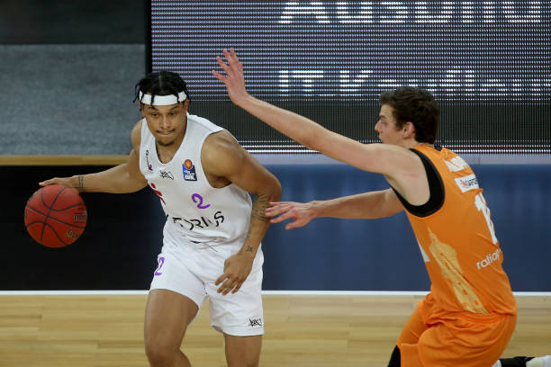 献了不少精 献了不少精